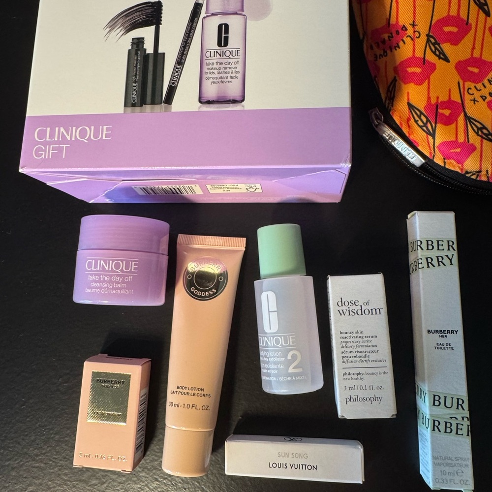Deluxe sample set with Burberry, Clinique, and Louis Vuitton New!